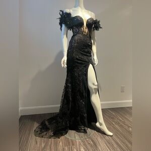 Black Mesh Feather Evening Dress Formal Gown Off Shoulder Sheer Tulle Prom Maxi